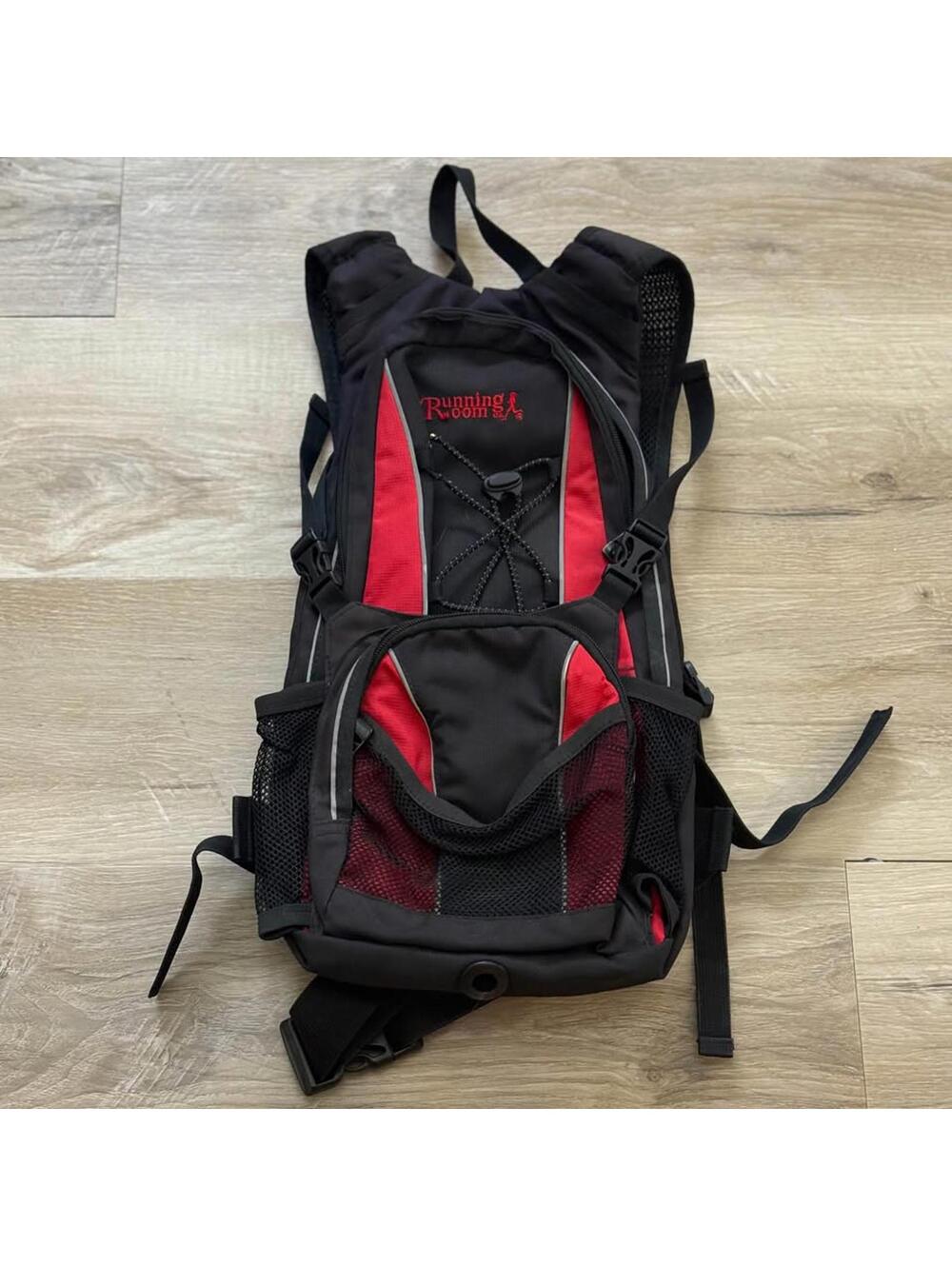Running Room Hydration Backpack‎ (No Bladder) Camelback Style